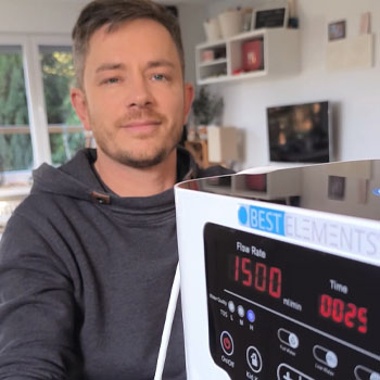 Anwendung Wasserstoff-/ Browns Gas-Inhalator H2Star Mann Anwendung Wasserstoff-/ Browns Gas-Inhalator H2Star Mann