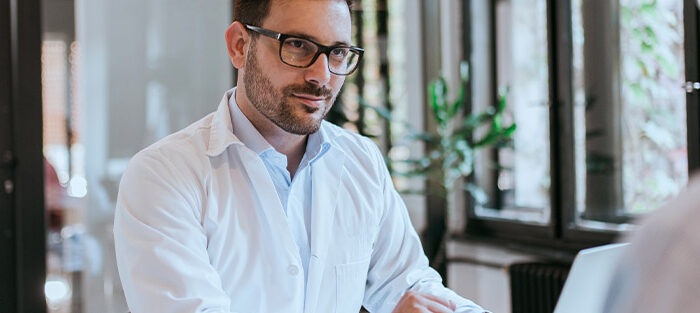 Arzt Praxis Gespräch